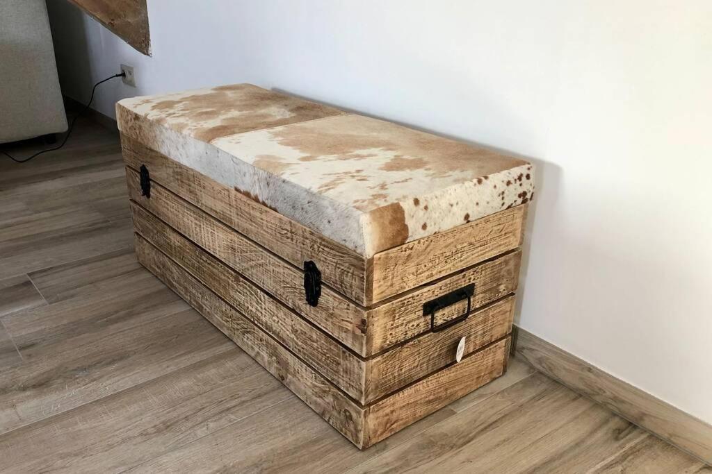 Apartament Le Grenier De Charlotte Libin Zewnętrze zdjęcie