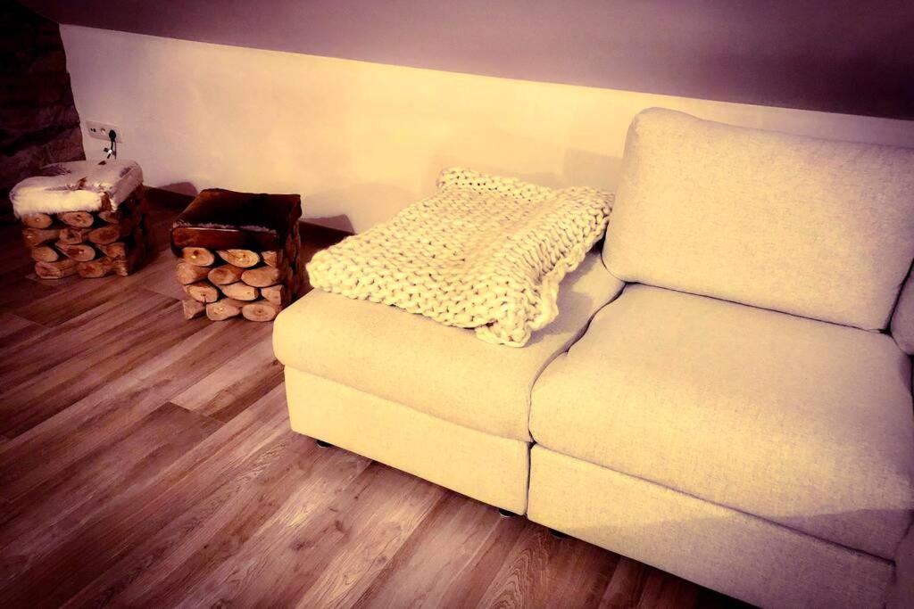 Apartament Le Grenier De Charlotte Libin Zewnętrze zdjęcie