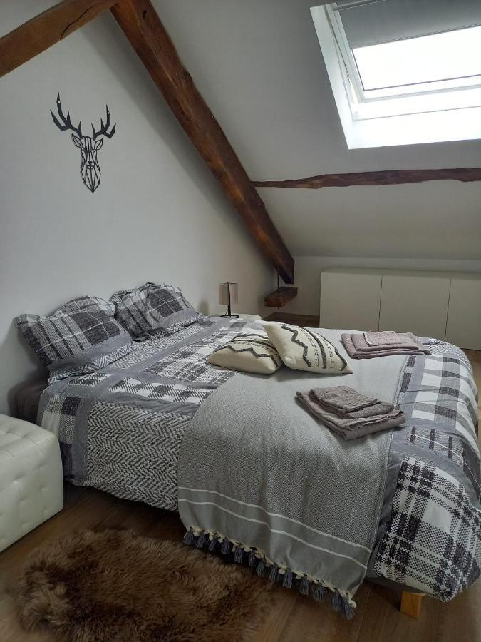 Apartament Le Grenier De Charlotte Libin Zewnętrze zdjęcie