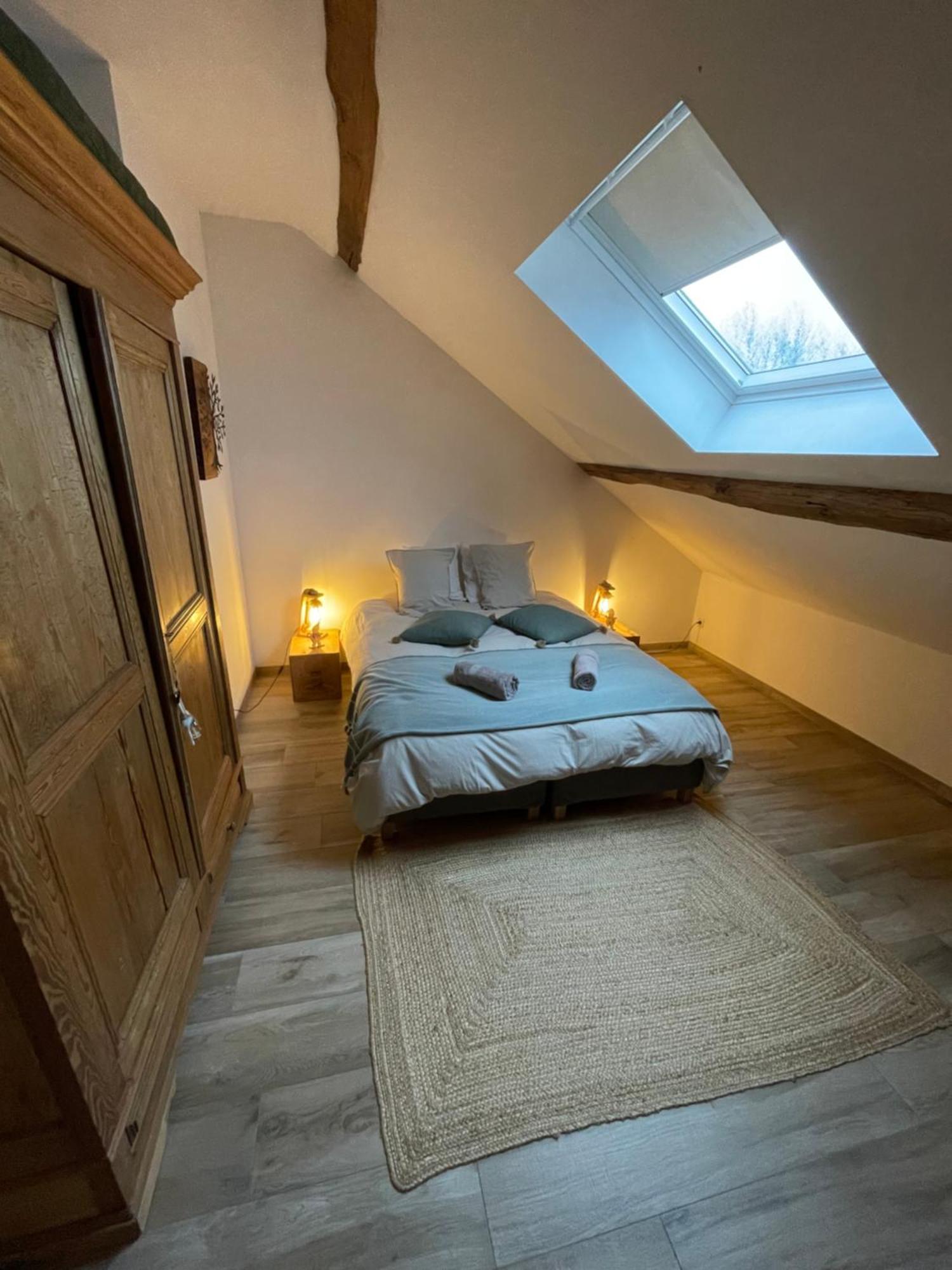 Apartament Le Grenier De Charlotte Libin Zewnętrze zdjęcie